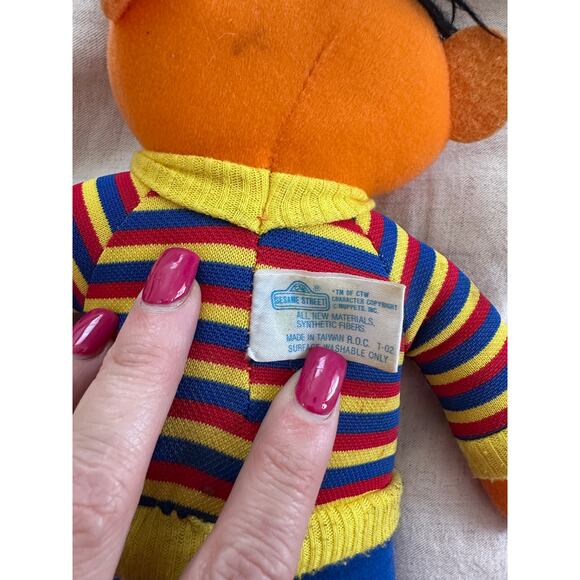 1992 Ernie Plush Sesame Street Muppet Jim Henson Hasbro Vintage - Picture 4 of 4